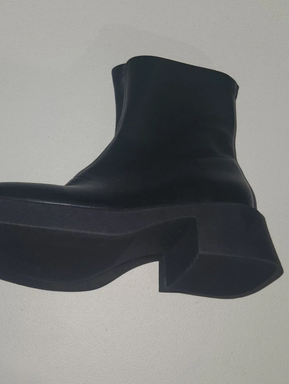 Wild Fable Faux Leather Side Zip Ankle Boots Size 6